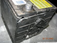 Baterai Pecah atau retak