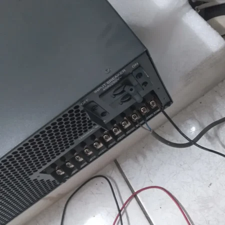 Foto bagian belakang UPS CyberPower OLS6000ERT6U - Second