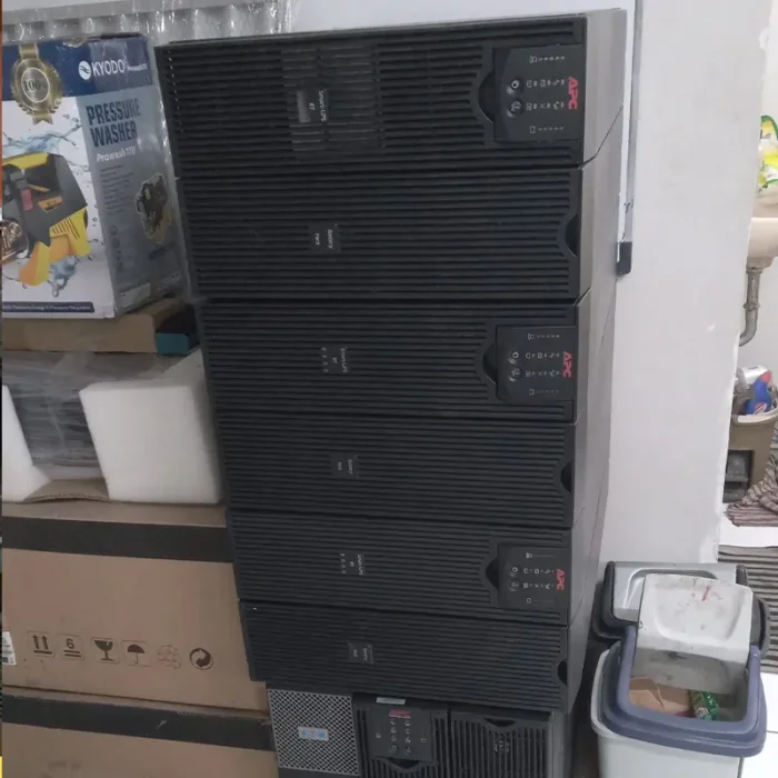 Foto tumpukan stok UPS APC SURT10000XLI - Second