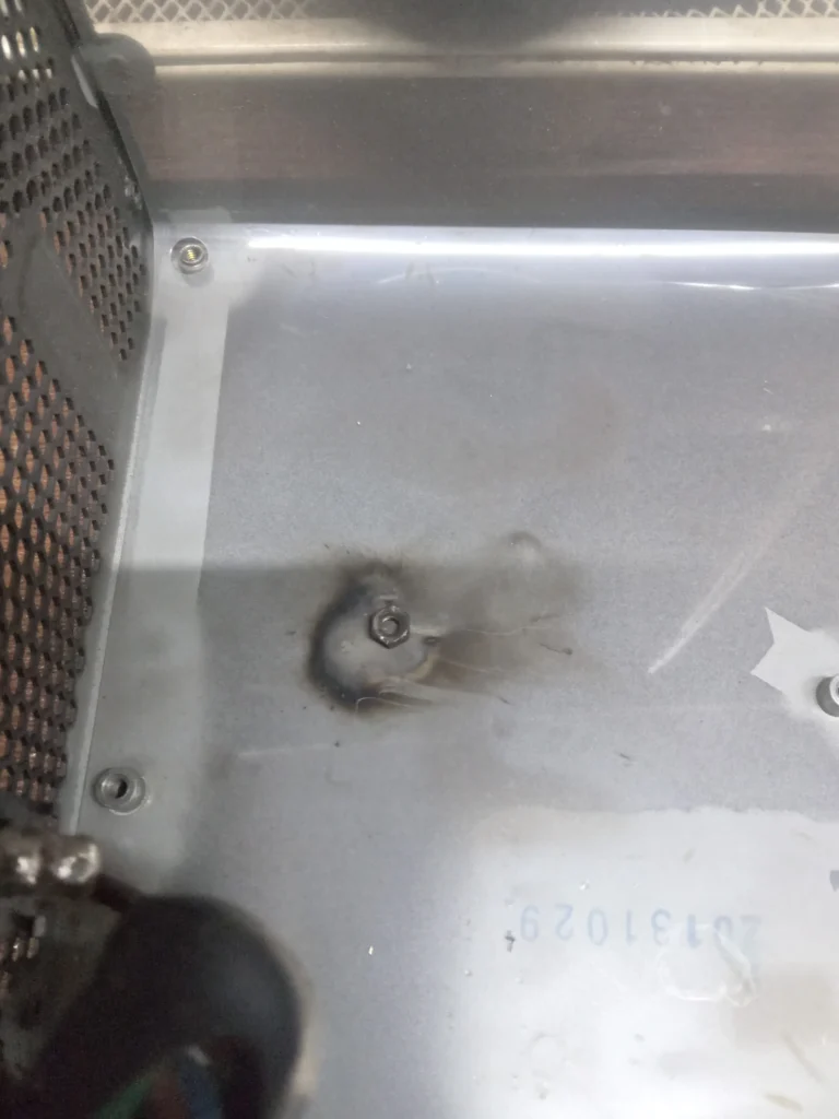 Baut penyebab terbakar