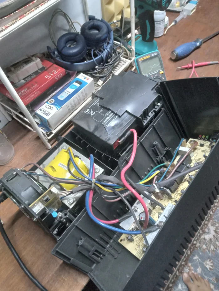 Isi Bagian Dalam UPS Prolink 1501SFCU