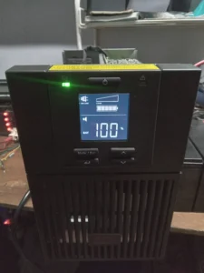 Selesai Servis Charger UPS APC SRV1KI Proses Charging Battery Sudah Full 100%