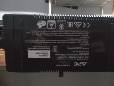 Tipe dan serial number UPS APC BR1300MI