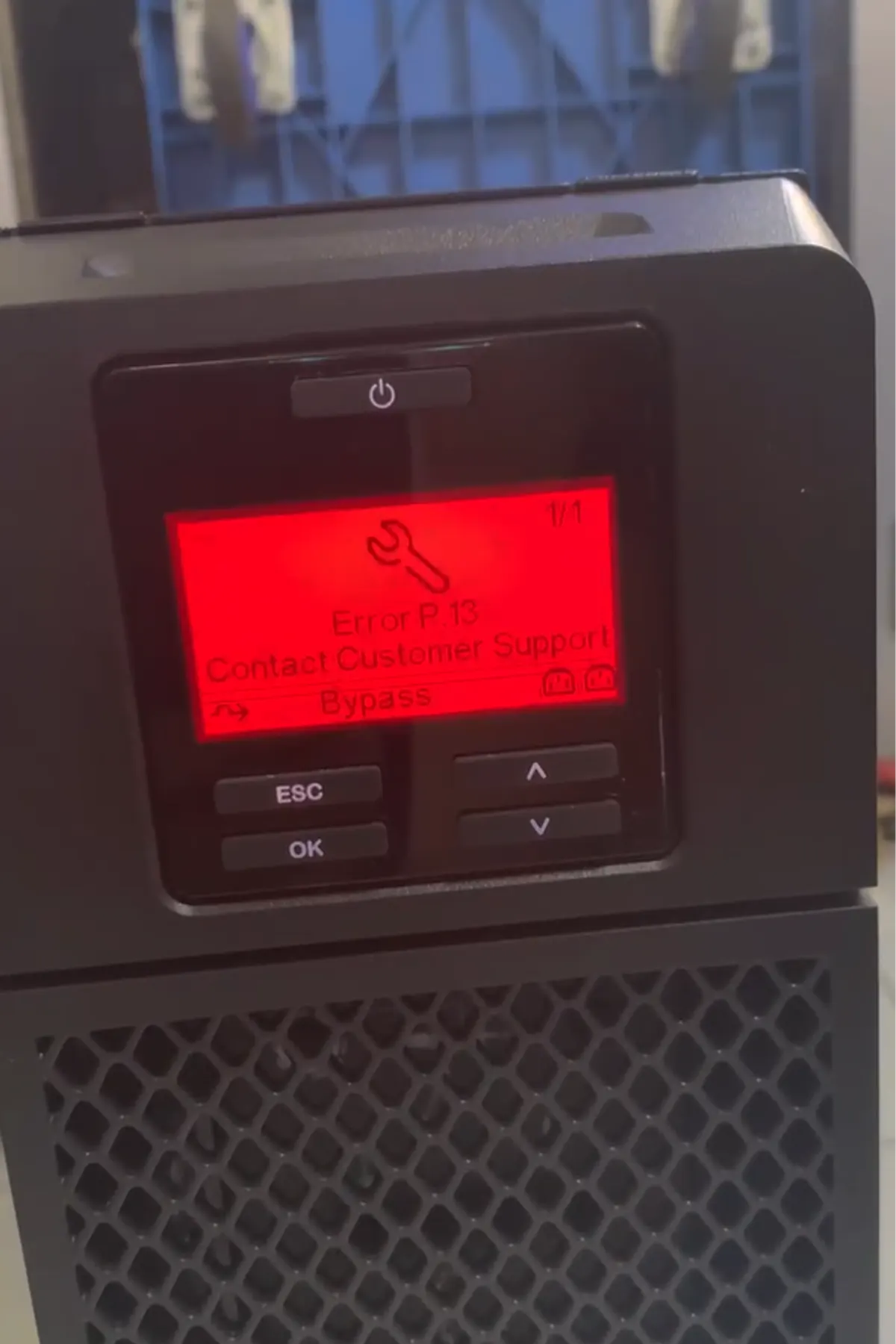 Servis UPS APC SRT5KXLI Fault P.13, 02000, Inverter Hardware Ckt, Event Code 107, Output OFF