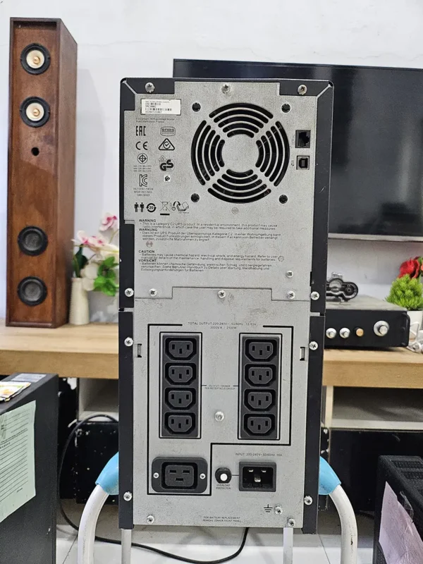 Foto Dari Belakang UPS APC SMC3000I - Second