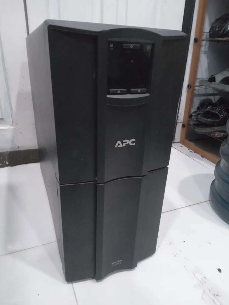 Foto Dari Samping UPS APC SMC3000I - Second