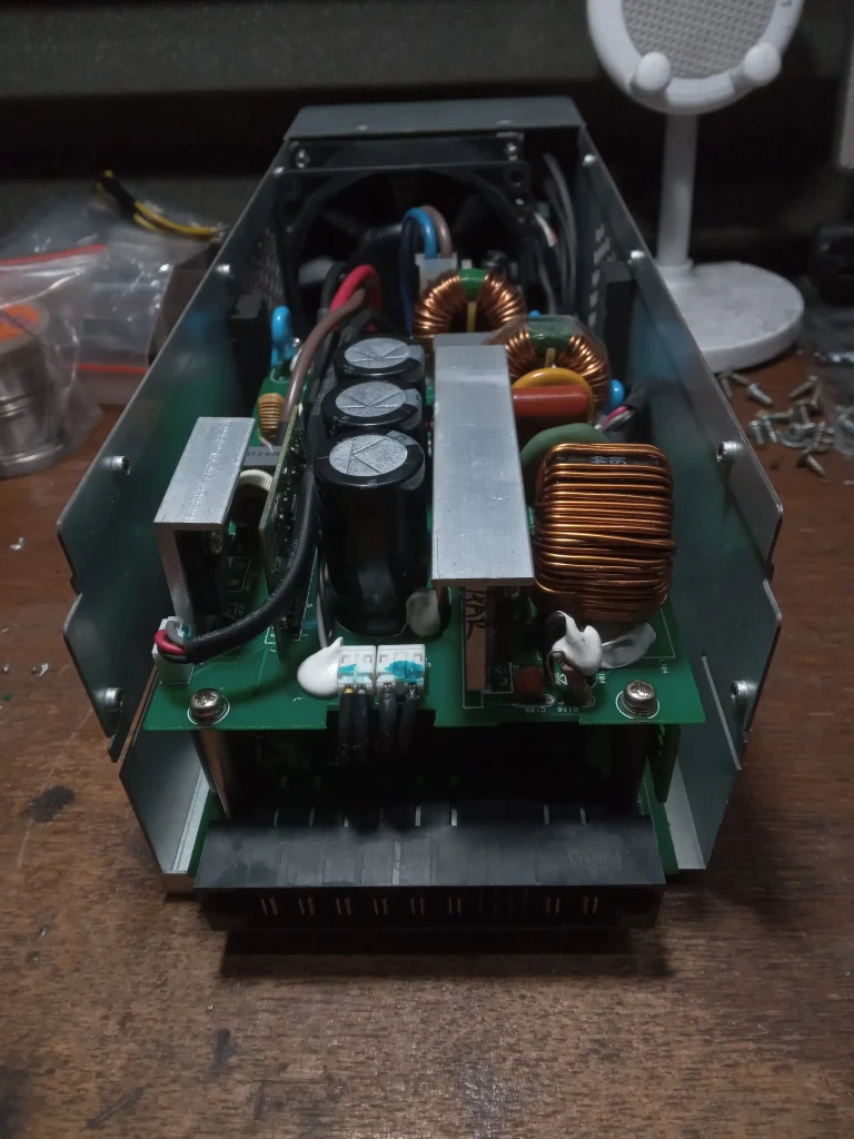 Foto Mainboard Mesin PSU 3Y Power YM-3531A dari depan