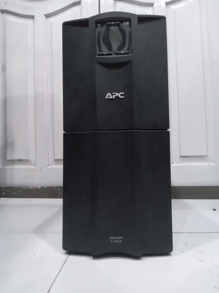 UPS APC SMC3000I - Second
