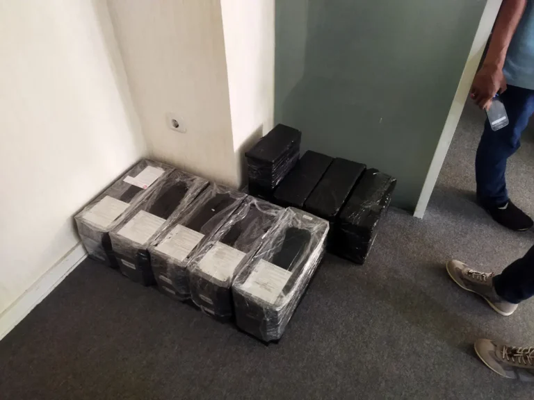 Selesai perbaikan Servis UPS APC SUA1000I BX800CI BX650CI BX1100CI