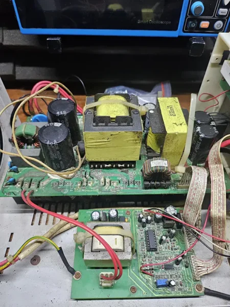 Kondisi sebelum Perbaikan Servis PSU ATTEN KPS3030DA Korosi Karat Terbakar Short Mati Total