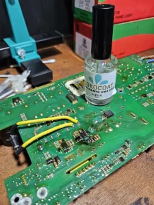 Proses Perbaikan Servis Power Supply PSU GE EP1600-UTEZ Pelapisan Kembali Denagn Konformal Coating Epoksi